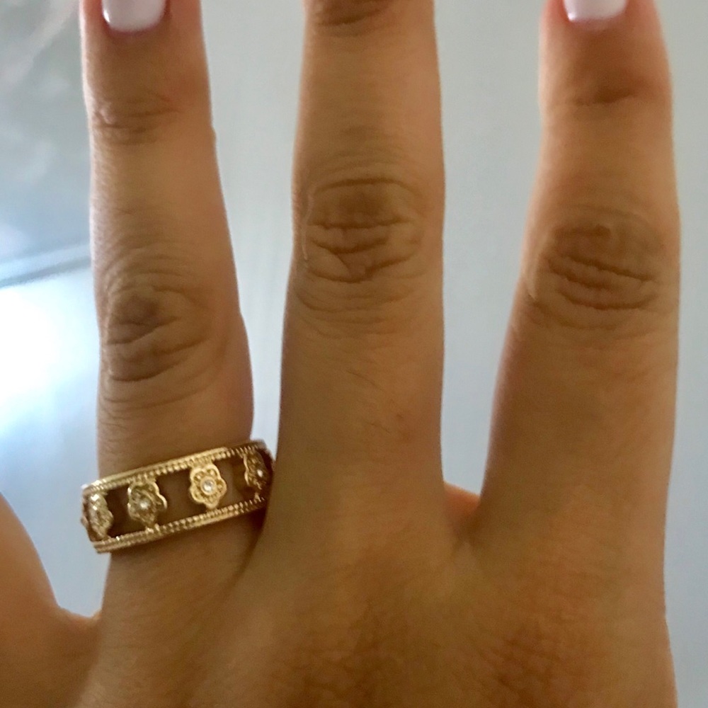 Costume ring